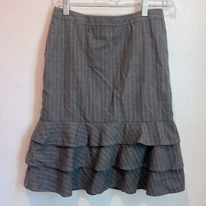 Banana Republic pinstripe Gray Ruffle Hem Skirt size 0